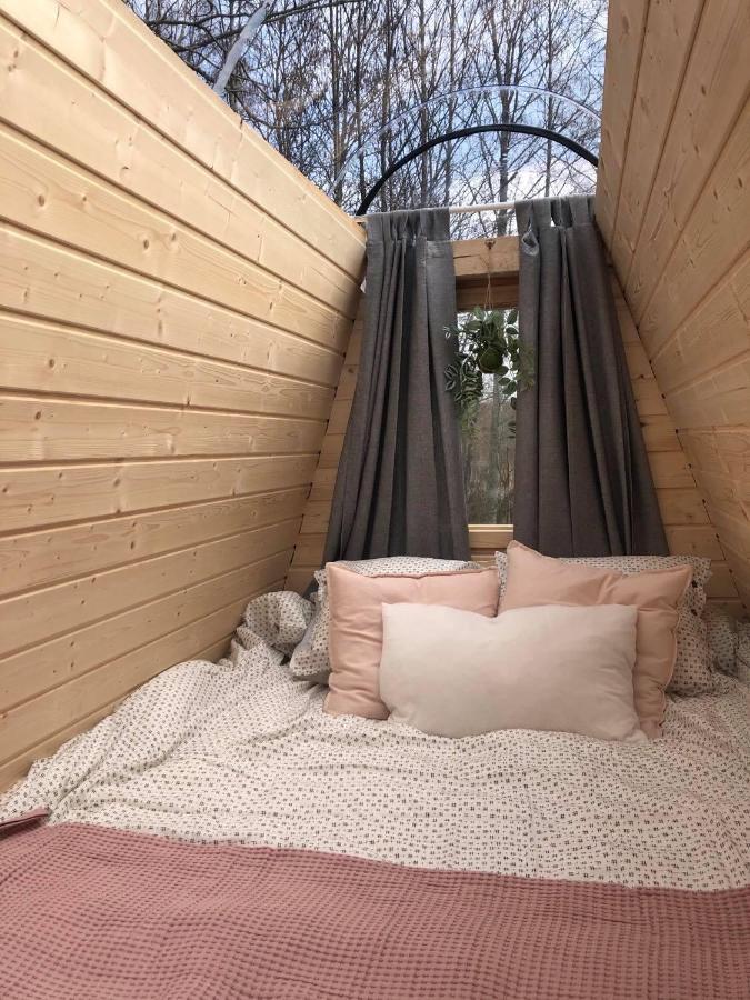 Niiralan Tila : Starlite Cabin Laitila المظهر الخارجي الصورة